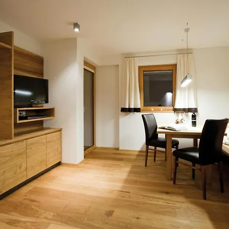 Πανσιόν Tannberg 4*